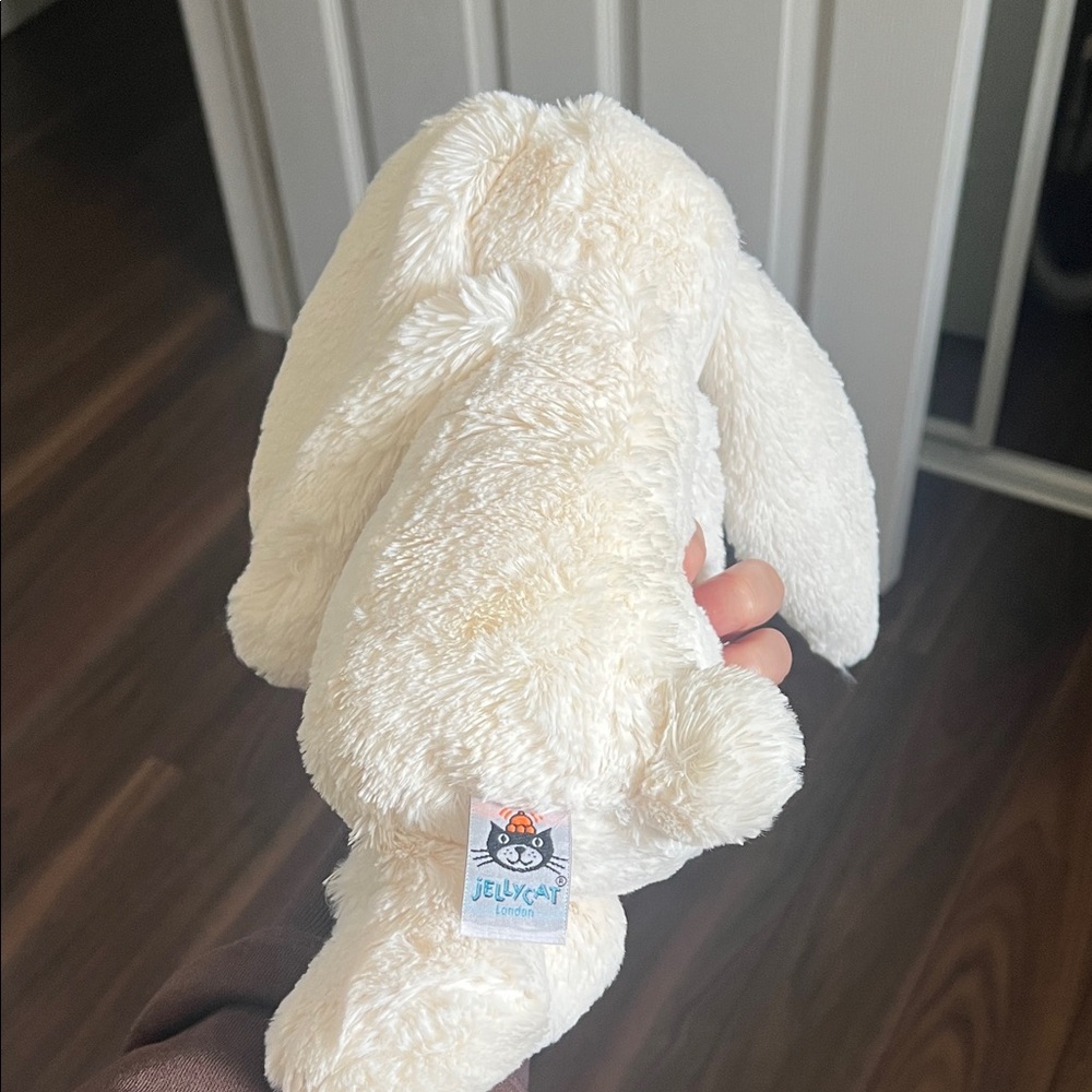 Bashful Cream Jellycat Bunny - Picture 2 of 5